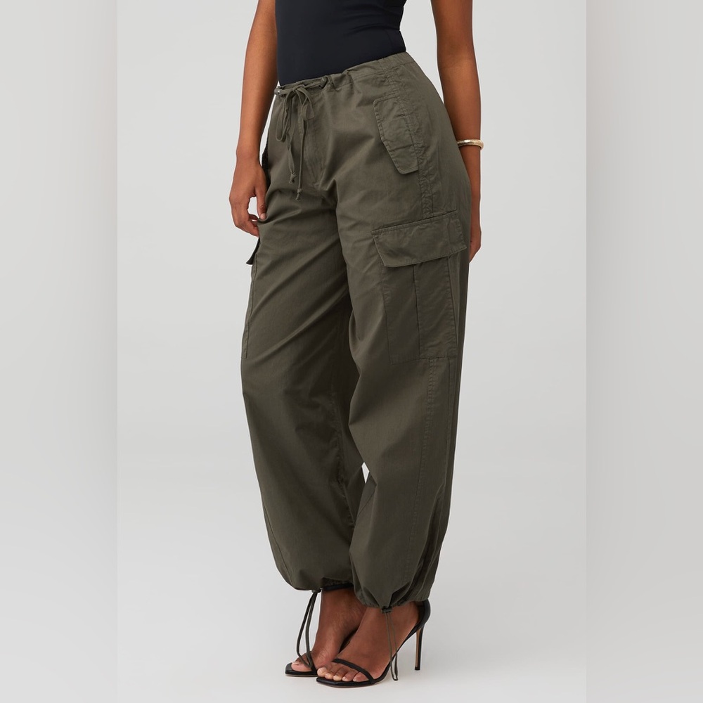 Nwt Good American PARACHUTE PANT Fatigue olive Green Pants - Picture 4 of 12